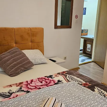 Apartment Pansion , *