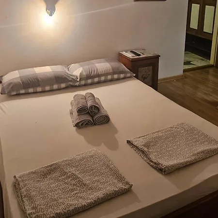 Pansion , Mostar